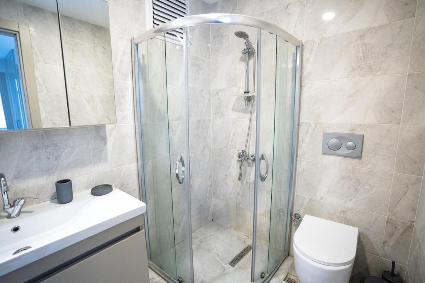 Daire Modern Stylish 2br Apt, Near Eyp Sultan Mosque